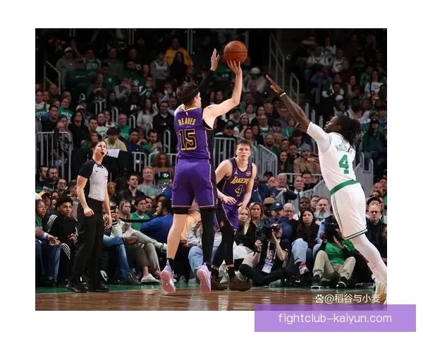 戴维斯进攻体系适配状态回暖，球队竞争力增强值得关注