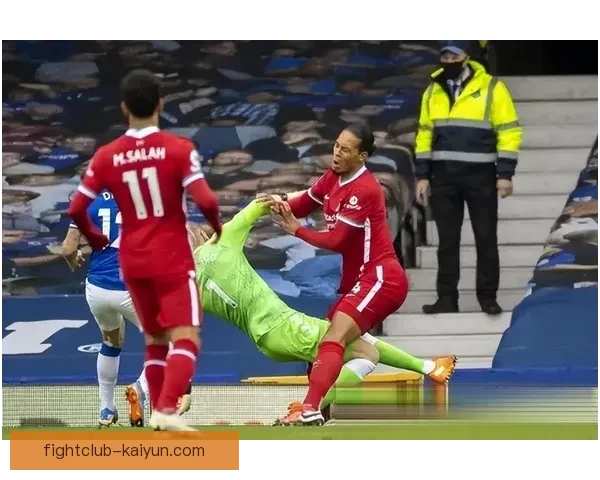 英超赛季中，埃弗顿对阵利物浦的争夺战展现出强烈竞争力和走势清晰的表现